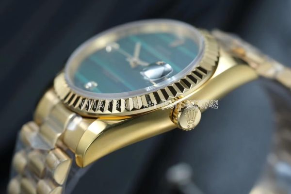 Rolex Datejust 36 Yellow Gold Bracelet Green Malachite Dial Diamonds