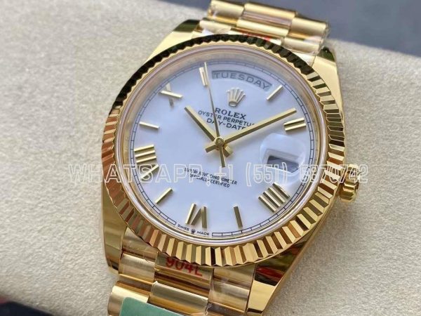 Rolex Day-Date 40mm 228238 White Roman Dial Yellow Gold VR3255 AR Factory