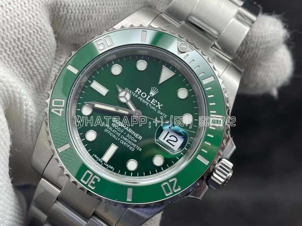 Rolex Submariner Date 116610LV ‘HULK’ 40mm Full 904L Green Dial VS Factory