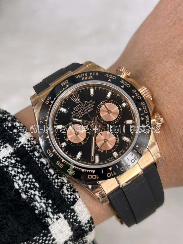 Rolex Daytona 126515 RG/Black Dial on Oysterflex Strap