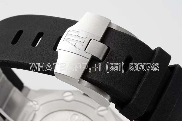 Audemars Piguet Royal Oak Offshore Diver Steel 15703 with Rubber Strap - Image 8