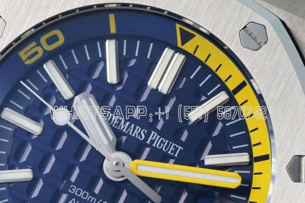 Audemars Piguet Royal Oak Offshore Diver Steel Blue Dial 15710ST SIHH - Image 4