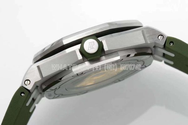 Audemars Piguet Royal Oak Offshore Diver Steel Khaki Dial 15710ST - Image 7