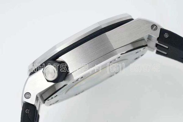 Audemars Piguet Royal Oak Offshore Diver Steel White Dial - Image 8
