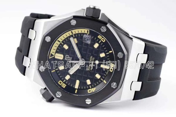 Audemars Piguet Royal Oak Offshore Diver White Gold Black Dial Ref. 15720CN - Image 4