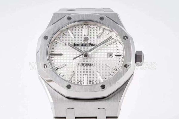 Audemars Piguet Royal Oak 15400 41mm Steel White Dial