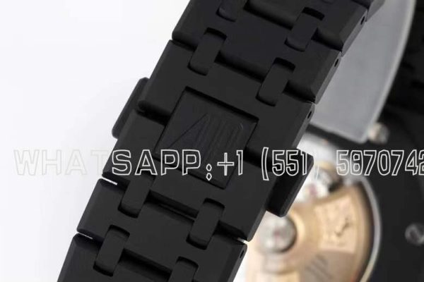 Audemars Piguet Royal Oak 15400 Black Dial in PVD - Image 9