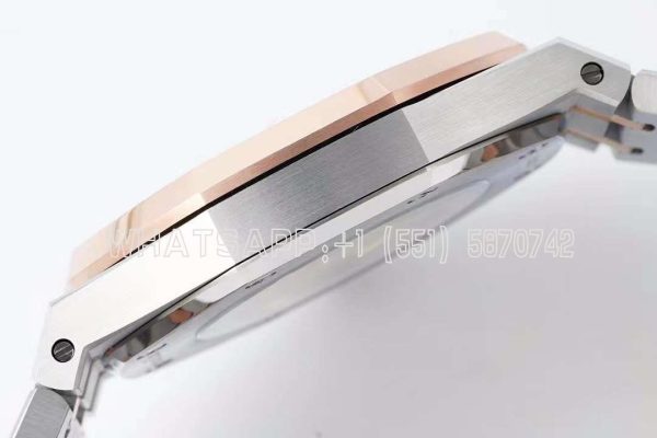 Audemars Piguet Royal Oak 15400SR.OO.1220SR.01 White Textured Dial - Image 6