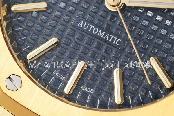 Audemars Piguet Royal Oak 15450 37mm Blue Dial in Yellow Gold - Image 5