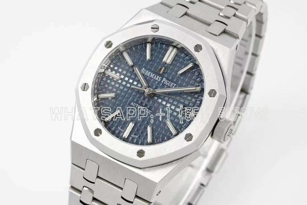 Audemars Piguet Royal Oak 15450ST 37mm Blue Dial in Steel
