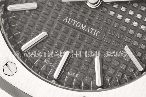 Audemars Piguet Royal Oak 15450ST 37mm Gray Dial in Steel - Image 4