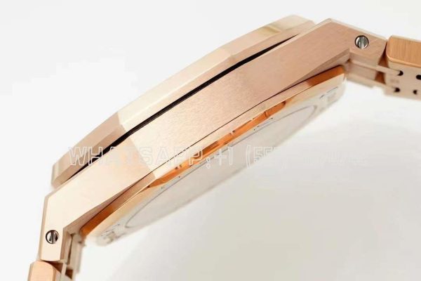 Audemars Piguet Royal Oak 15450ST 37mm White Dial in Rose Gold - Image 7