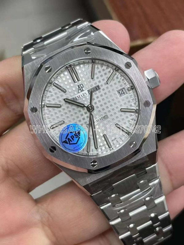 Audemars Piguet Royal Oak 15450ST 37mm White Dial in Steel