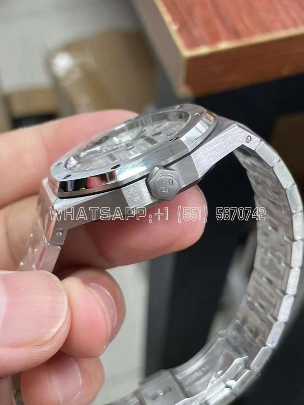 Audemars Piguet Royal Oak 15450ST 37mm White Dial in Steel - Image 5