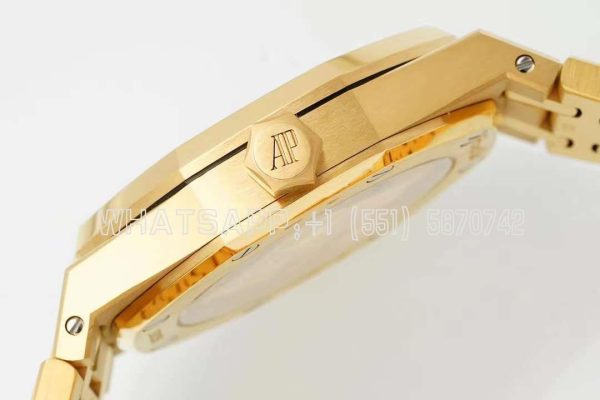 Audemars Piguet Royal Oak 15450ST 37mm White Dial in Yellow Gold - Image 7