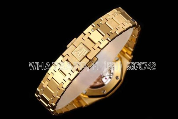Audemars Piguet Royal Oak 15451ST 37mm Blue Dial in Yellow Gold - Image 8