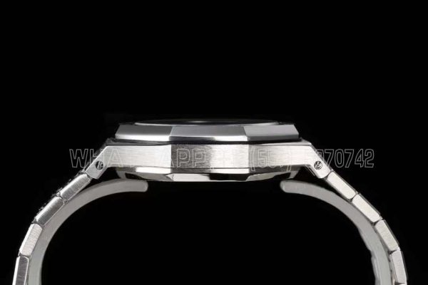 Audemars Piguet Royal Oak 15451ST 37mm White Dial in Steel - Image 7