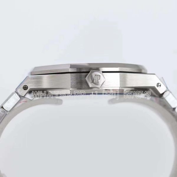 Audemars Piguet Royal Oak 15510 Black Dial “50th Anniversary” - Image 6