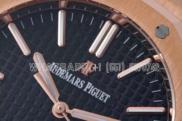 Audemars Piguet Royal Oak 41mm 15400 Black Textured Dial on Rose Gold Bracelet - Image 4