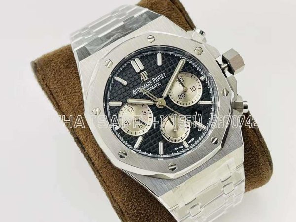 Audemars Piguet Royal Oak Offshore Self-Winding Chronograph Black/White Dial in Steel