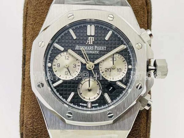 Audemars Piguet Royal Oak Offshore Self-Winding Chronograph Black/White Dial in Steel