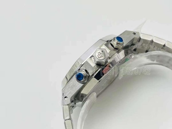 Audemars Piguet Royal Oak Offshore Self-Winding Chronograph Blue/White Dial in Steel - Image 5