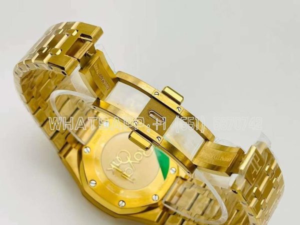 Audemars Piguet Royal Oak Offshore Self-Winding Chronograph Green Dial in Yellow Gold - Image 8