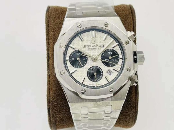 Audemars Piguet Royal Oak Offshore Self-Winding Chronograph White/Black Dial in Steel