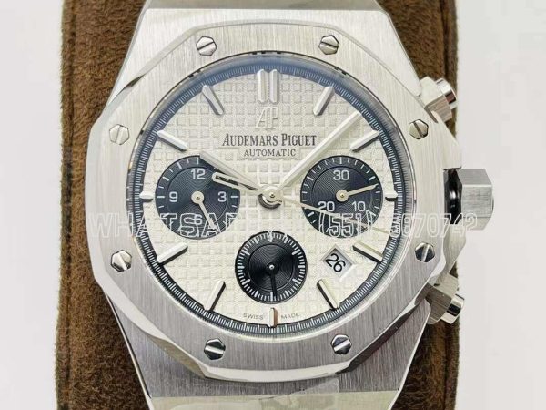 Audemars Piguet Royal Oak Offshore Self-Winding Chronograph White/Black Dial in Steel