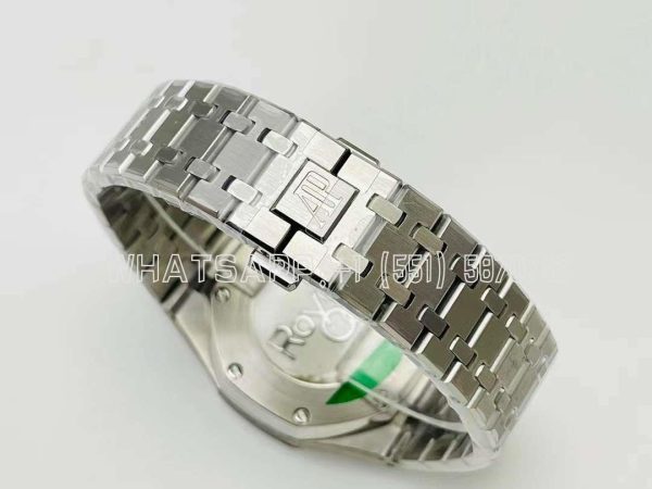 Audemars Piguet Royal Oak Offshore Self-Winding Chronograph White/Black Dial in Steel - Image 9