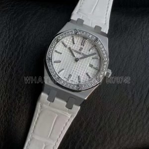 Audemars Piguet Royal Oak 67651 Silvered Dial, Stainless Steel, 33 mm